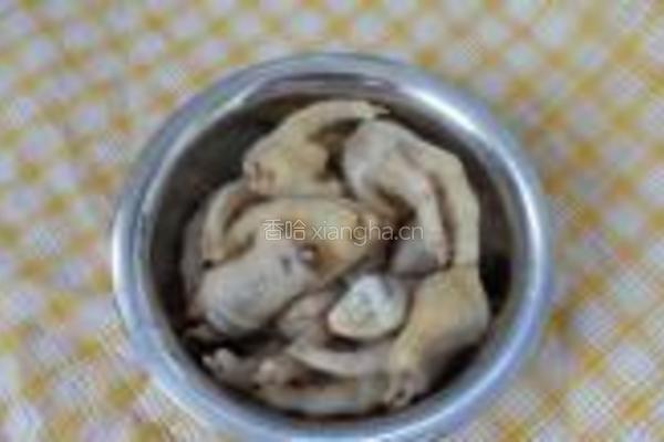 酱鸡爪子的做法图解1