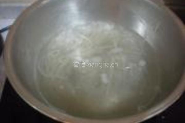 鸭血粉丝汤的做法图解2
