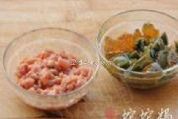 皮蛋瘦肉粥的做法图解3