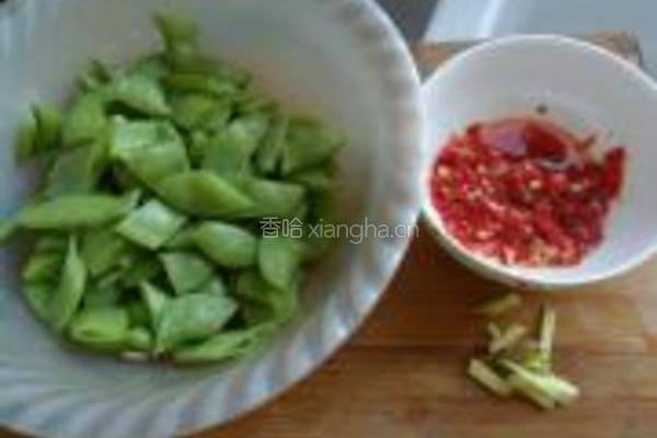 蒜蓉辣酱炒扁豆的做法图解3