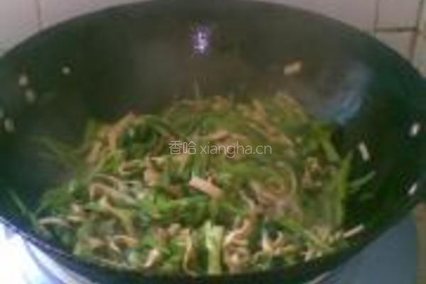 水芹菜炒千张的做法图解2