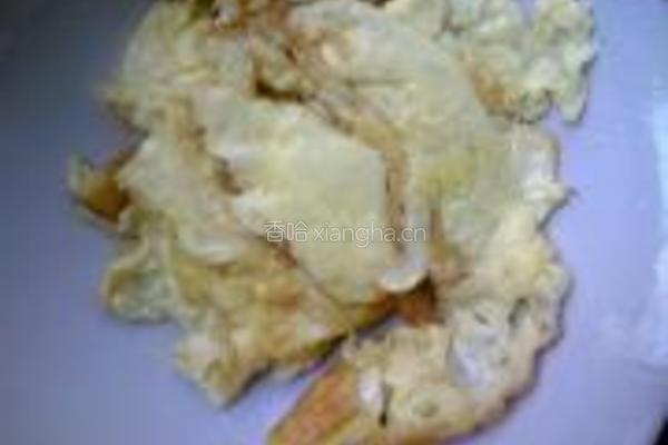 海鲜风辣白菜炒饭的做法图解2