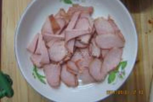 干白辣椒炒叉烧肉的做法图解1