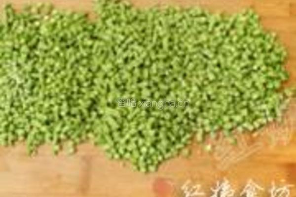 肉末酸豆角的做法图解2