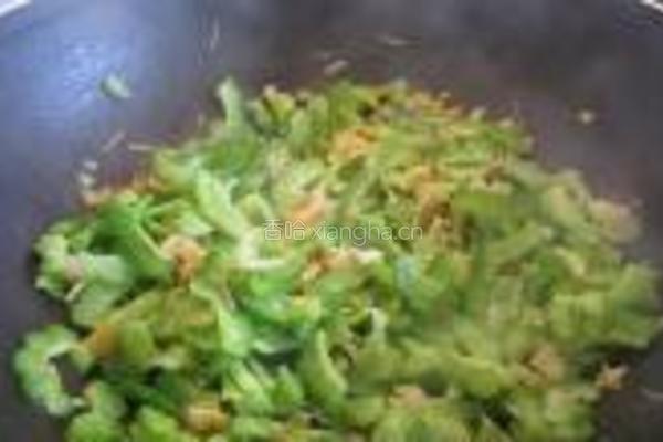 江瑶柱鸡蛋炒苦瓜的做法图解7