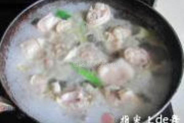 腐香花生猪蹄的做法图解2