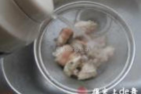 腐香花生猪蹄的做法图解3