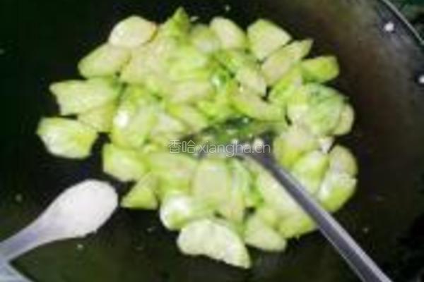 蒜蓉炒丝瓜的做法图解7