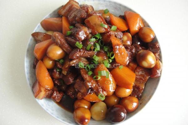 红烧肉焖蛋