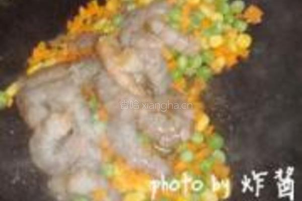 虾仁甜瓜炒饭的做法图解6