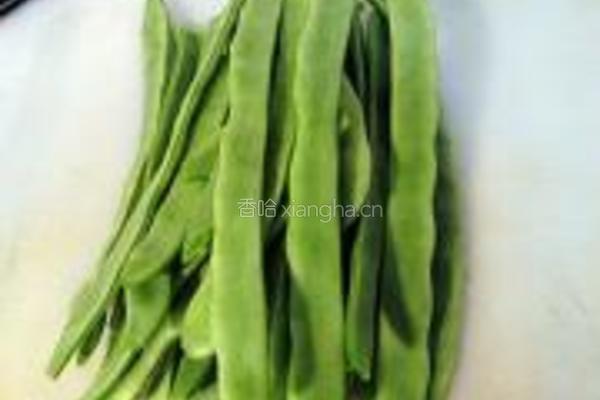 酱汁扁豆的做法图解1