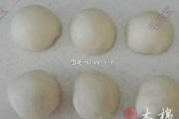 卡通鱼面包的做法图解2