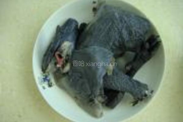 虫草花乌鸡汤的做法图解1