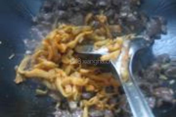 青椒榨菜炒牛肉的做法图解4