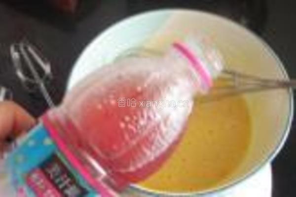 圣女果蛋糕卷的做法图解2