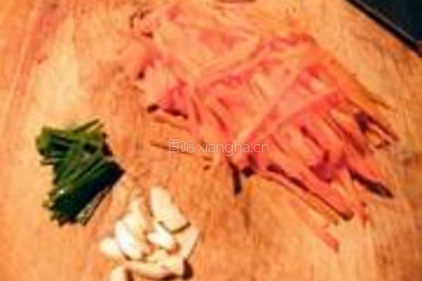 胡萝卜羊肉小炒的做法图解2