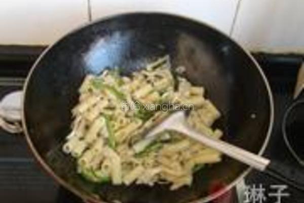 奶香鲜蘑通心粉的做法图解10