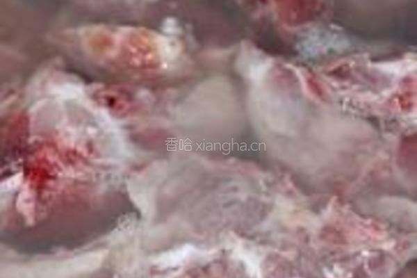 炖排骨的做法图解2