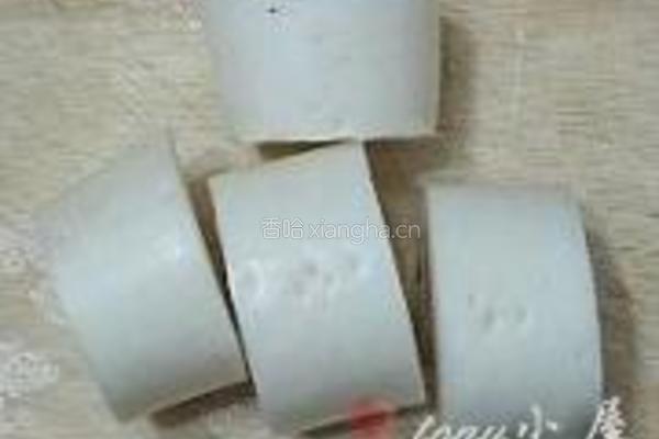 麻婆萝卜丁的做法图解1