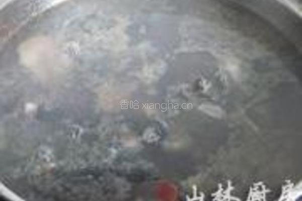 首乌乌鸡汤的做法图解2
