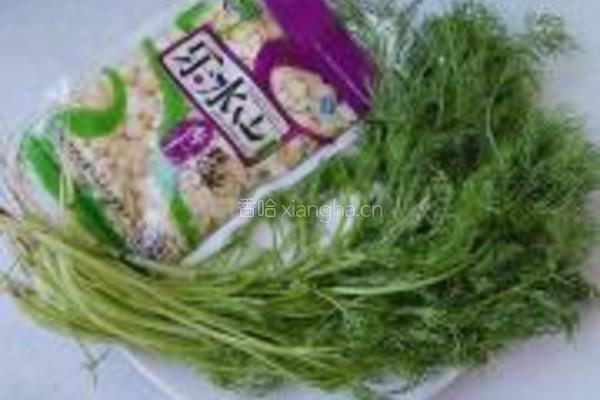 凉拌茴香杏仁的做法图解1