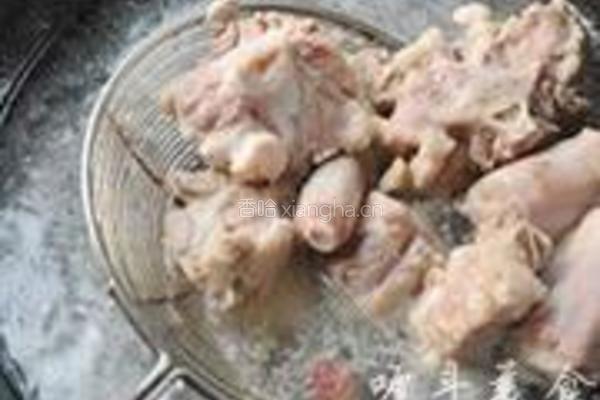 红酒烩牛尾的做法图解1