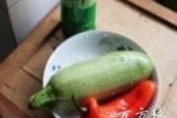 平菇炒鲜蔬的做法图解3