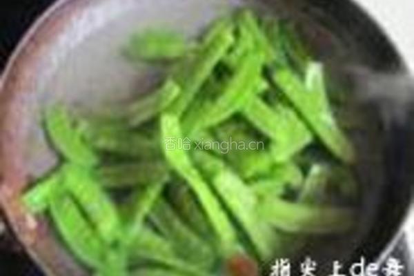 香瓜蜜豆虾仁的做法图解3