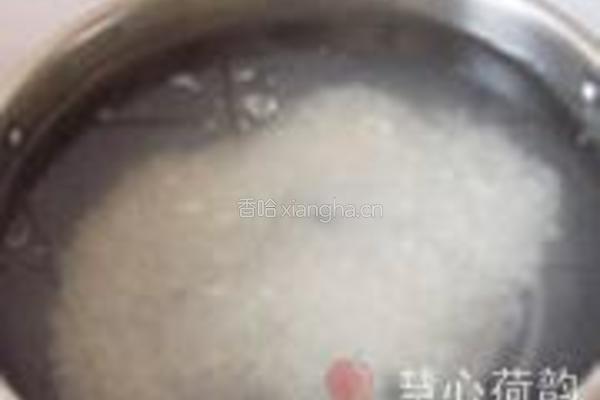 核桃枸杞大米粥的做法图解2