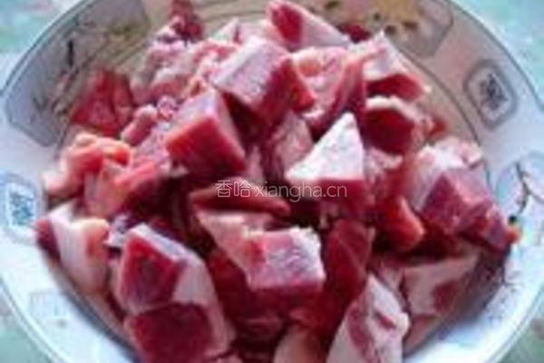 土豆烧牛肉的做法图解1