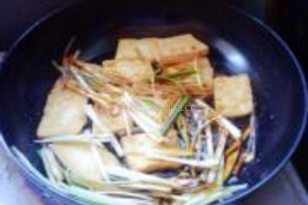 葱烧豆腐的做法图解4