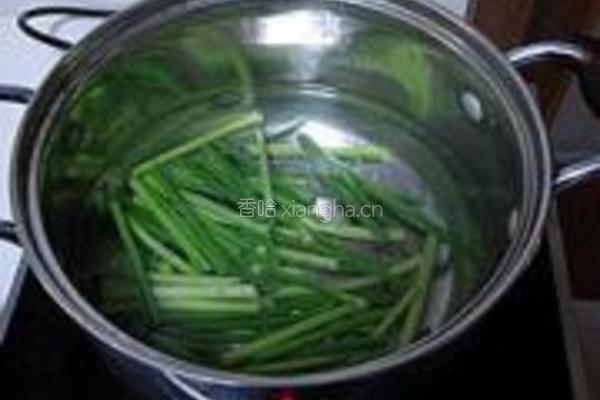 蒜薹拌百叶的做法图解3