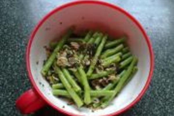 虾米糟菜拌豇豆的做法图解6