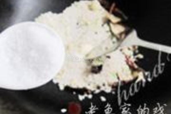 笼仔粉蒸萝卜的做法图解2