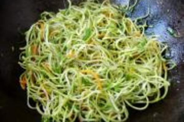 绿豆芽炒粉的做法图解5