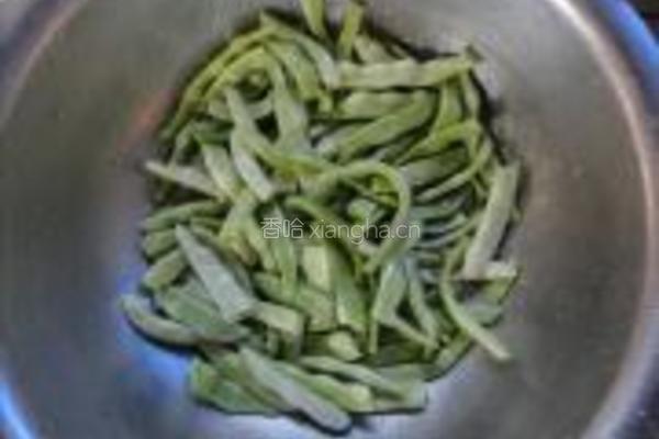 豆角烧肉饼的做法图解5