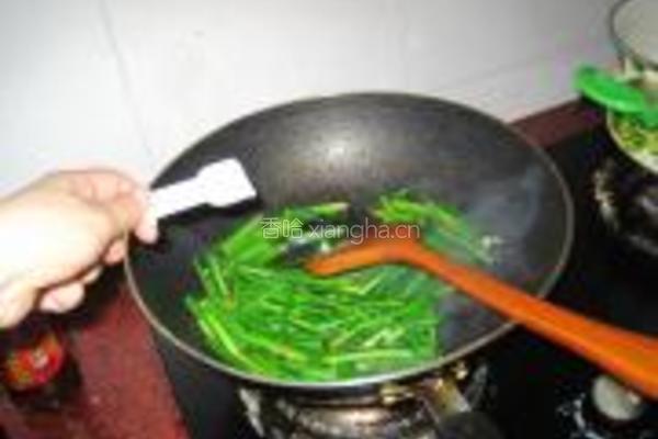 牛肉炒韭苔的做法图解9