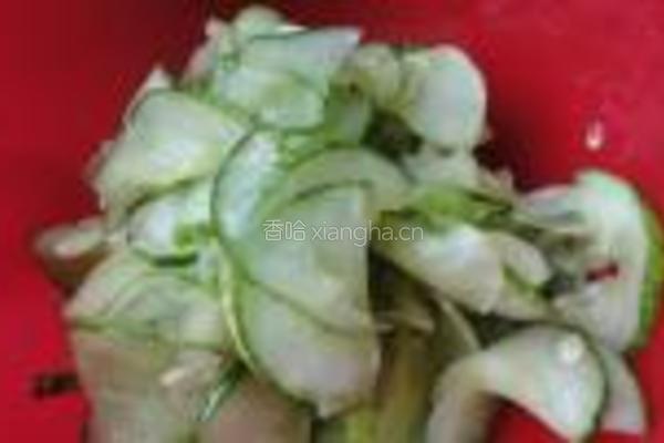 辣椒炒黄瓜的做法图解3