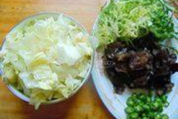 生菜拌黑木耳的做法图解3