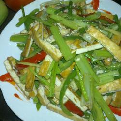 芹菜炒香干的做法[图]