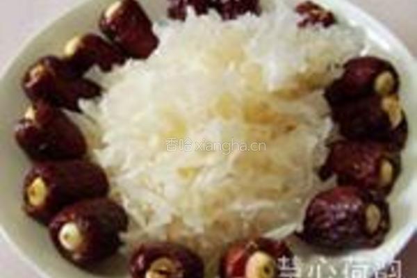蜜汁银耳红枣莲子枸的做法图解16