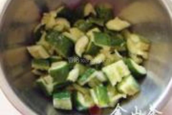 小白菜拌黄瓜的做法图解2