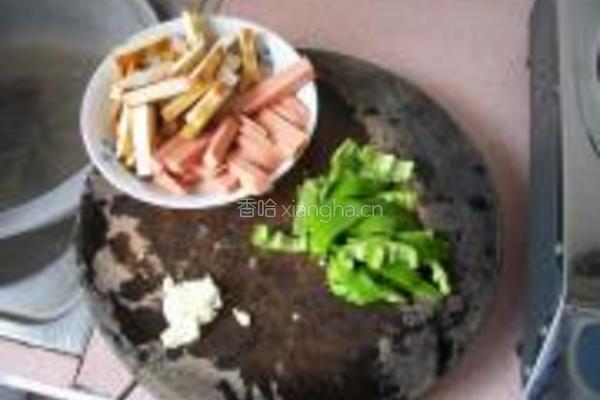 辣椒炒豆干的做法图解2