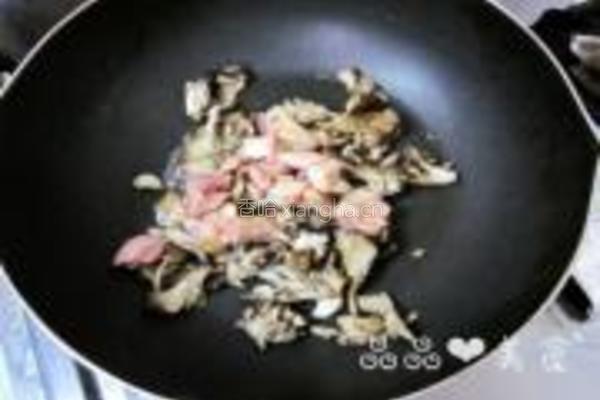 鸡肉蘑菇炒面的做法图解7