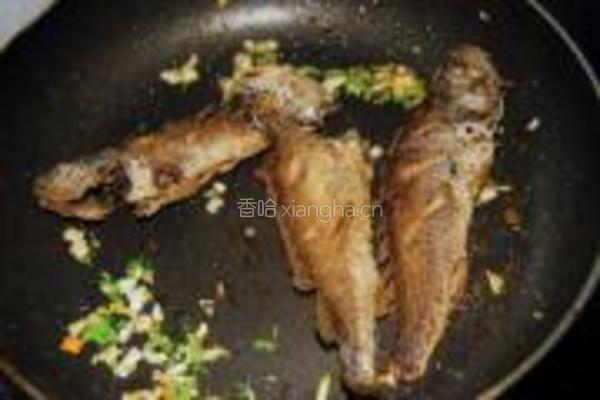椒盐干炸小黄鱼的做法图解11