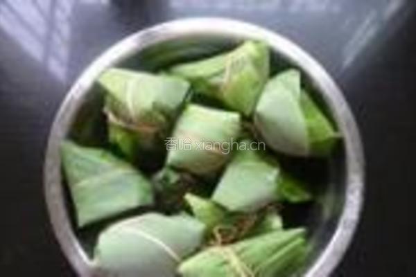 红豆花生蜜枣粽的做法图解9