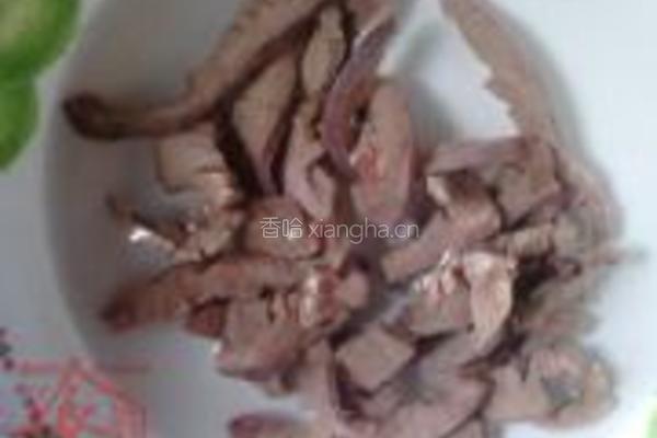 玉米笋炒猪心的做法图解3