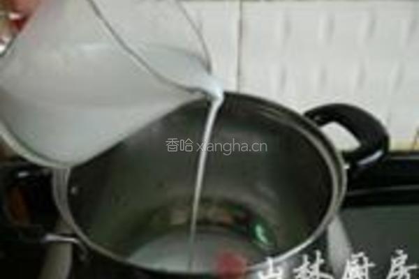 桃花菠萝西米露的做法图解4
