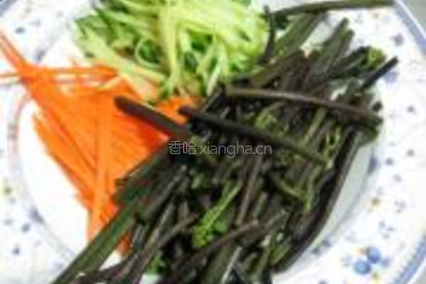 拌蕨菜的做法图解3