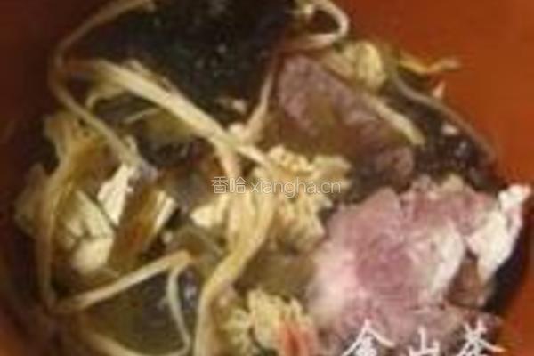 黄花海带牛尾汤的做法图解3